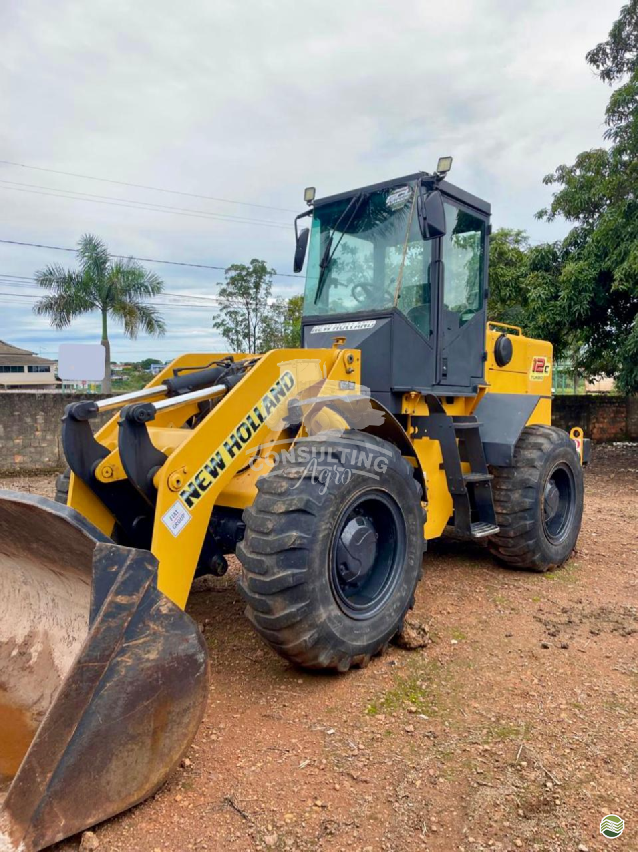 PA CARREGADEIRA NEW HOLLAND 12C Consulting Agro ITUVERAVA SÃO PAULO SP